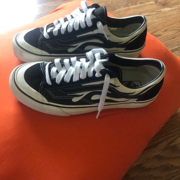 vans 36 flame